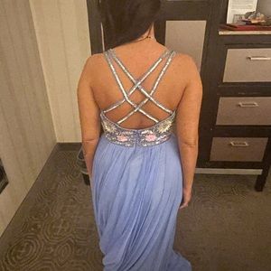 Sherri hill ball gown size 6. Beautifully ball gown paid 550.00 for it.